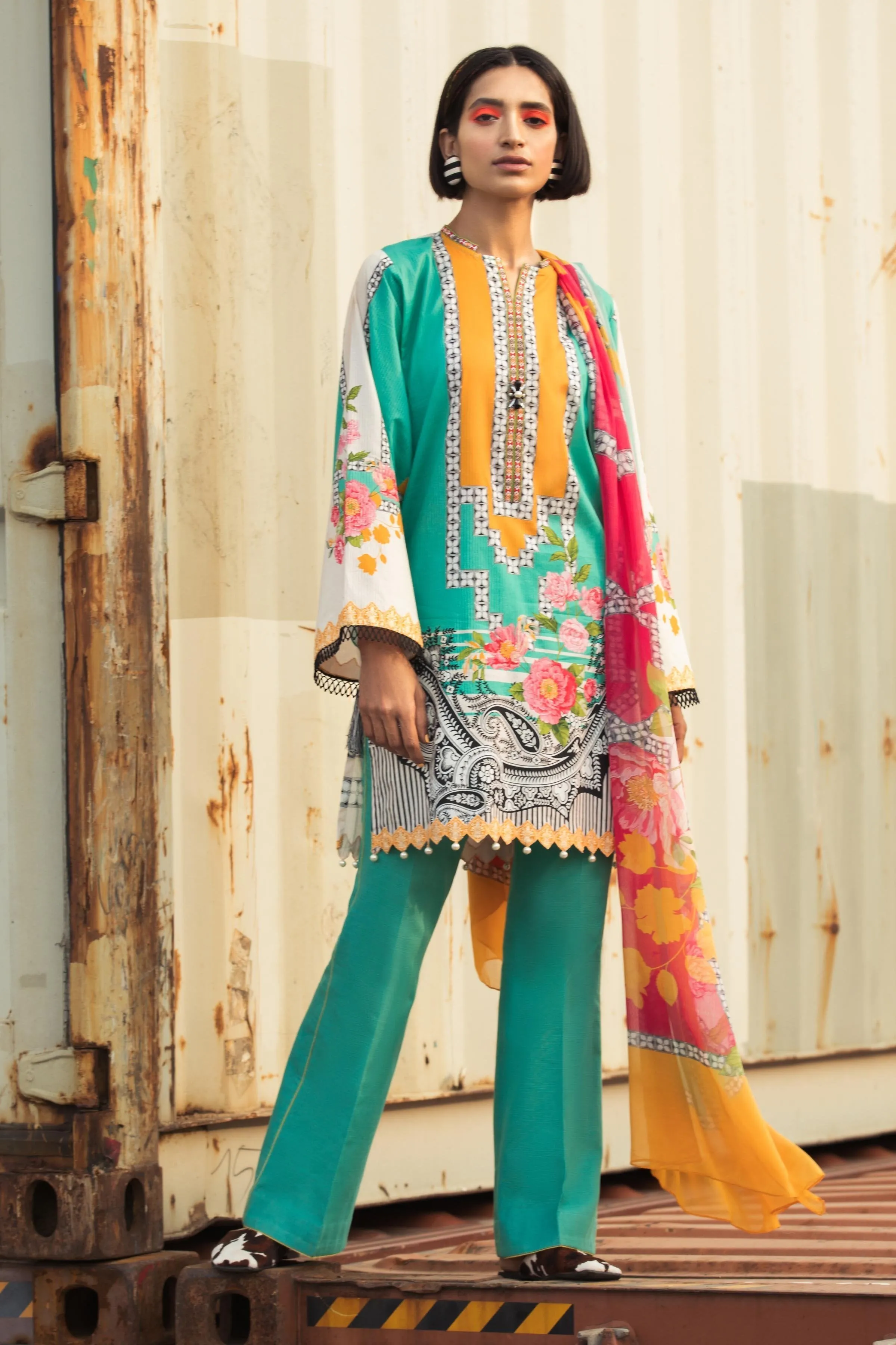 Sapphire Intermix Pop 2 Piece Collection 2019 – Etro Tale